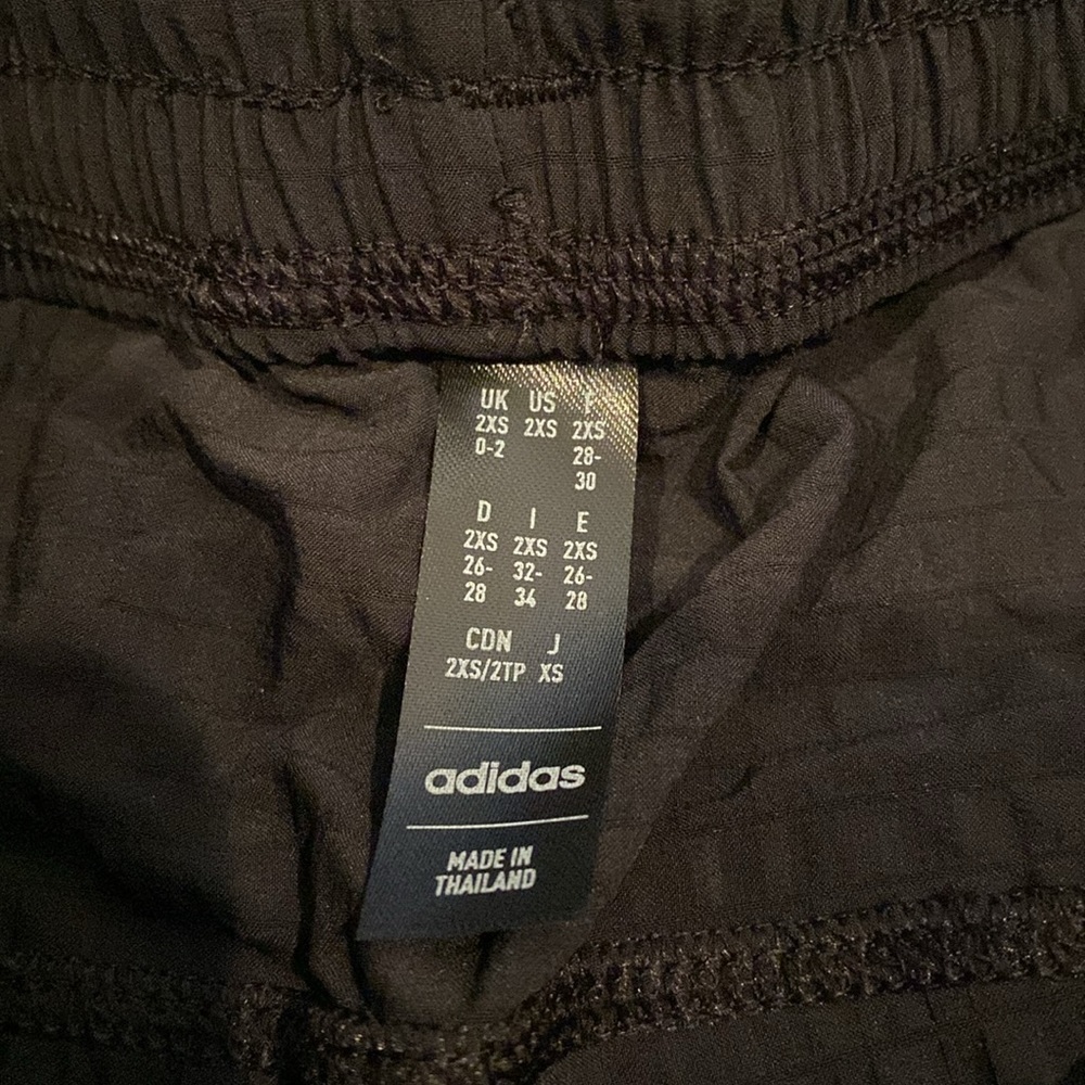 -NWT Adidas Women's High Waist Woven Seersucker Shorts - Size: XXS - Picture 4 of 8